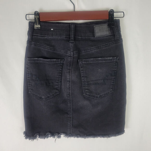 American Eagle Denim Mini‎ Skirt Womens 00 Charcoal Destroyed Raw Hem Distressed - Picture 2 of 15